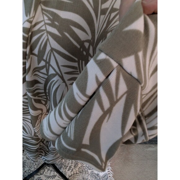 CHICO'S Travelers Jacket Top Women's M/8-10 Slinky Stretch Khaki Leaf Print $118 - Picture 5 of 11